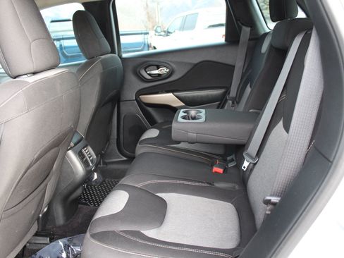 Used 2017 Jeep Cherokee Sport w/ Cold Weather Group image 61