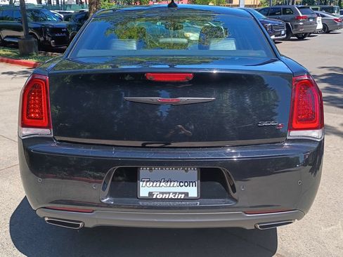Used 2023 Chrysler 300 S RWD image 5