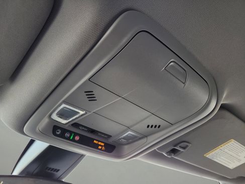 Used 2023 Chevrolet Blazer LT image 25