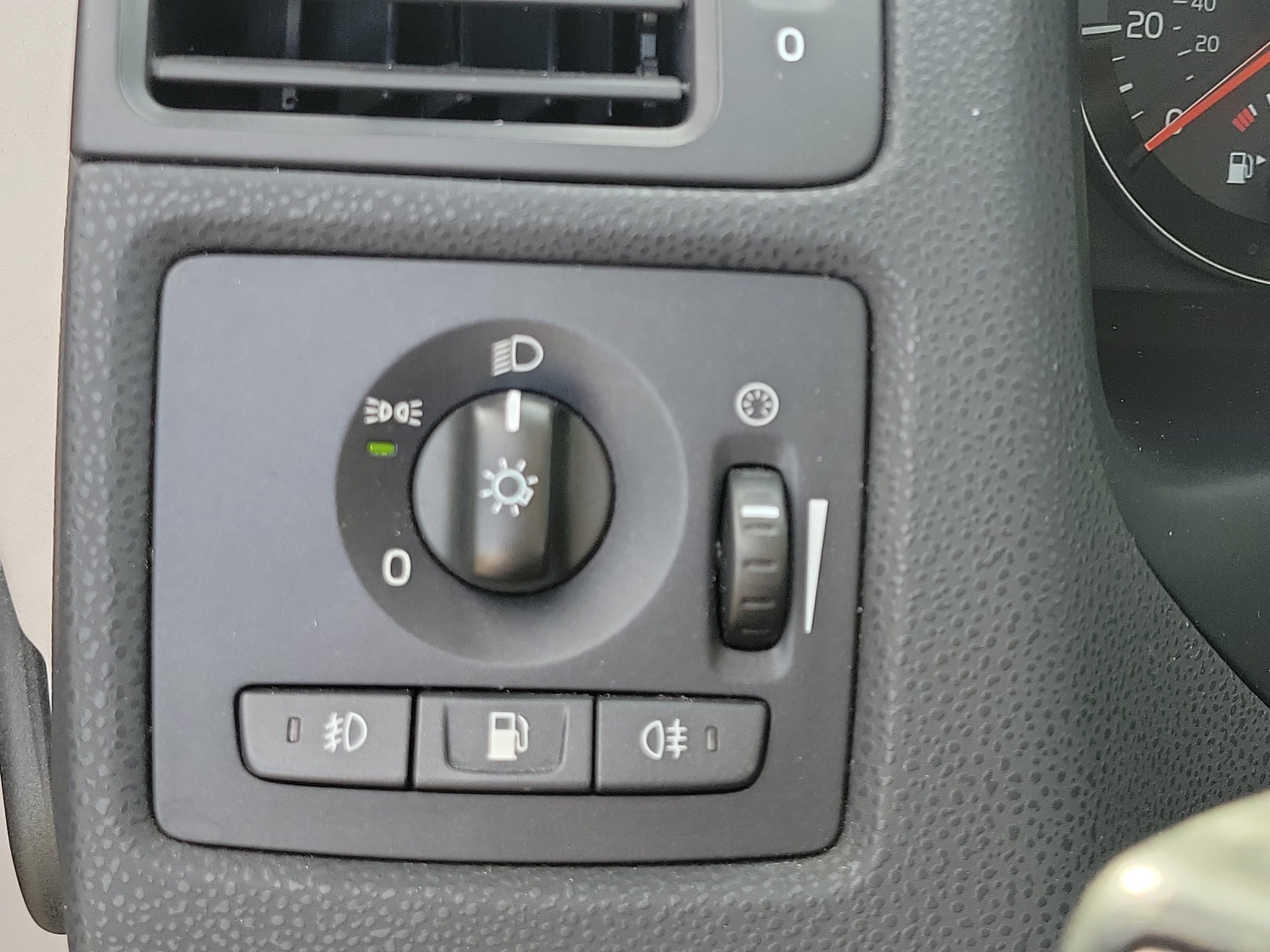Used 2008 Volvo C70 T5 FWD image 26