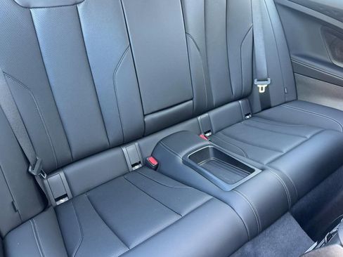 Used 2025 BMW 230i Coupe w/ Premium Package RWD image 29
