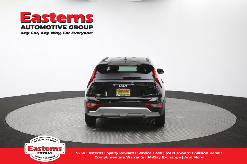 Used 2024 Kia Niro LX FWD image 37