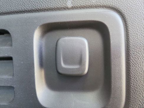 Certified 2023 Chevrolet Traverse LT image 9