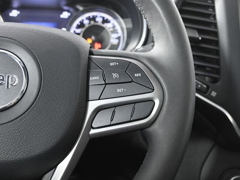 Used 2022 Jeep Cherokee Latitude Lux w/ Sun & Sound Group image 39