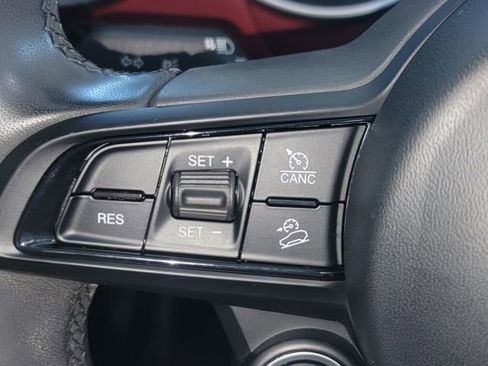 Used 2021 Alfa Romeo Stelvio Ti w/ Nero Edizione AWD/4WD image 18