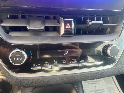 Used 2024 Toyota Corolla LE image 27