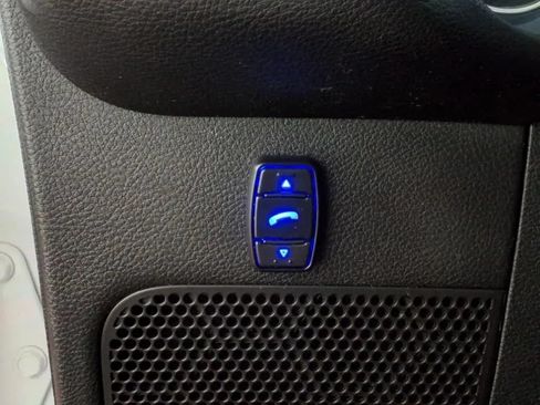 Used 2016 Jeep Wrangler Unlimited Sahara AWD/4WD image 18