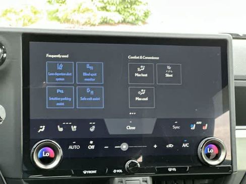 Used 2024 Lexus GX 550 AWD/4WD image 14