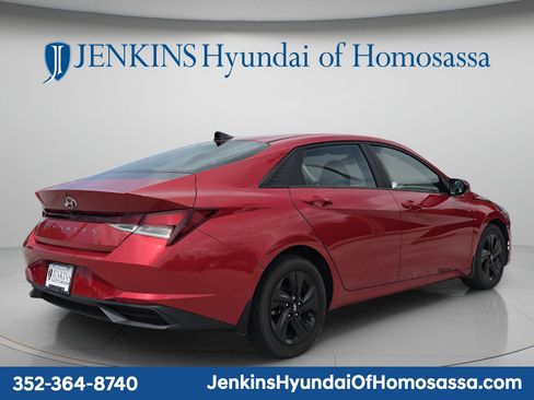 Used 2021 Hyundai Elantra SEL w/ Convenience Package FWD image 5