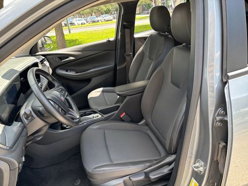 Used 2025 Buick Encore GX Preferred FWD image 31