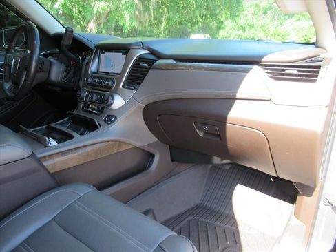 Used 2018 GMC Yukon Denali w/ Open Road Package RWD image 11