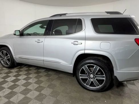 Used 2018 GMC Acadia Denali w/ Technology Package AWD/4WD image 8