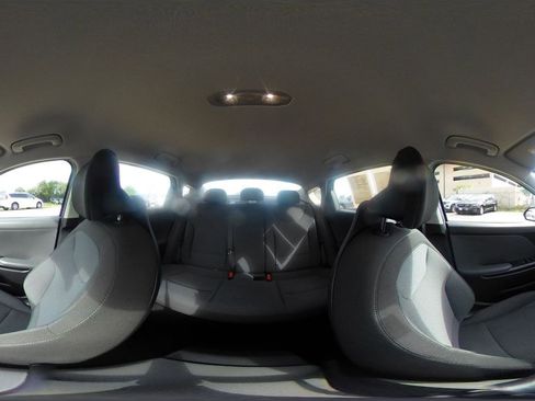 Used 2025 Kia K4 LXS image 41