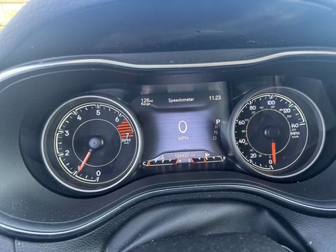 Used 2019 Jeep Cherokee Limited image 19