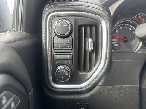 Used 2020 Chevrolet Silverado 1500 LT Trail Boss image 30