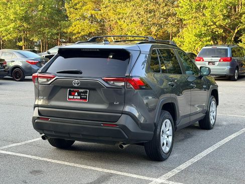 Used 2020 Toyota RAV4 LE FWD image 5