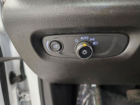 Used 2021 Chevrolet Traverse LS AWD/4WD image 20