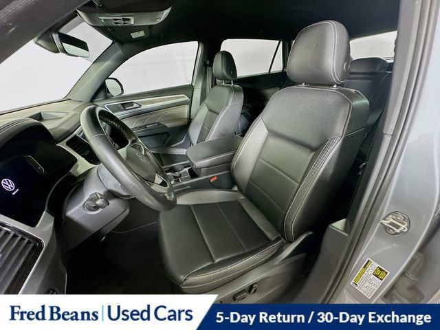 Used 2023 Volkswagen Atlas Cross Sport SE w/ Black Wheel Package AWD/4WD image 27
