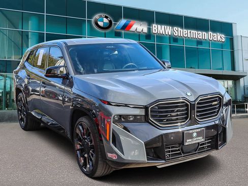 Certified 2024 BMW XM w/ M Driver's Package image 3