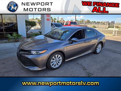 Used 2019 Toyota Camry LE image 1