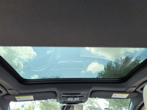 Used 2024 Jaguar XF R-Dynamic SE image 30