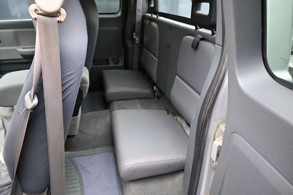 Used 2005 Dodge Dakota ST RWD image 23