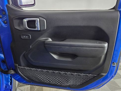 Used 2023 Jeep Gladiator Sport image 31