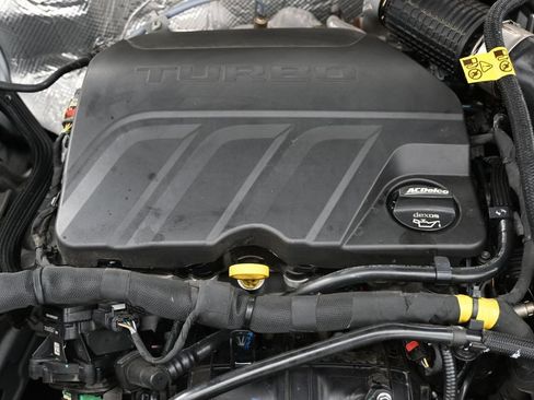 Used 2025 Chevrolet Trax ACTIV FWD image 39