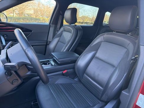 Used 2024 Lincoln Nautilus Reserve w/ Equipment Group 202A image 9