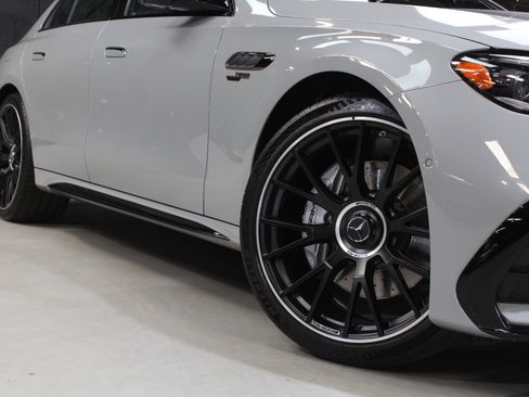 Used 2025 Mercedes-Benz E 53 AMG e 4MATIC Sedan image 19