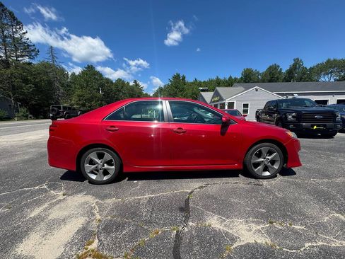 Used 2014 Toyota Camry SE FWD image 11