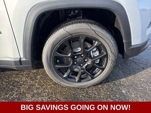 New 2026 Jeep Compass Latitude AWD/4WD image 15