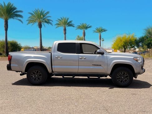 Used 2020 Toyota Tacoma SR5 AWD/4WD image 6