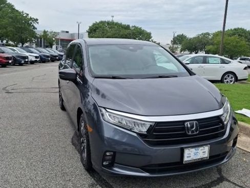 Used 2023 Honda Odyssey EX-L image 4