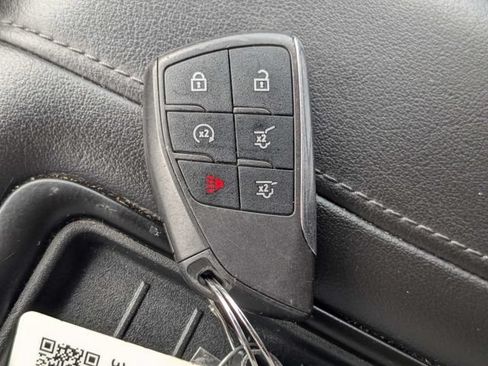 Used 2021 Chevrolet Suburban LT RWD image 32