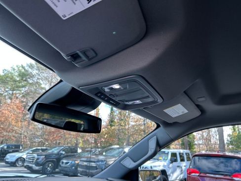 Used 2025 GMC Sierra 1500 SLT image 21