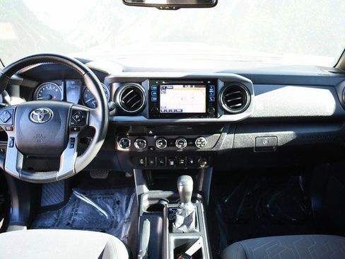 Used 2019 Toyota Tacoma TRD Sport image 18