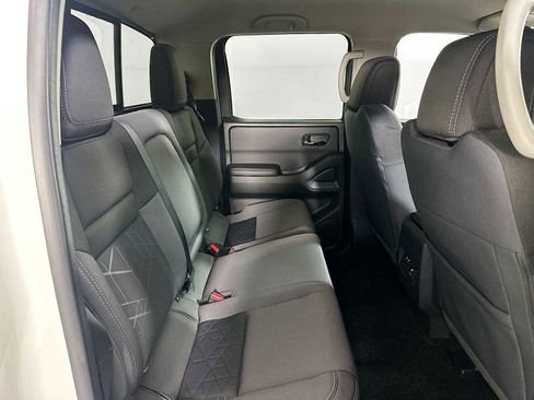 Used 2025 Nissan Frontier SV w/ SV Convenience Package image 25