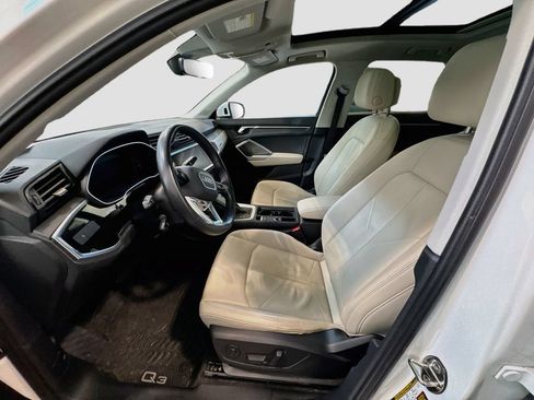 Used 2021 Audi Q3 2.0T Premium w/ Convenience Package AWD/4WD image 24