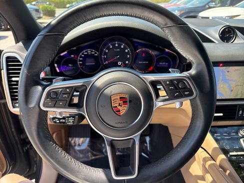Used 2019 Porsche Cayenne AWD/4WD image 16