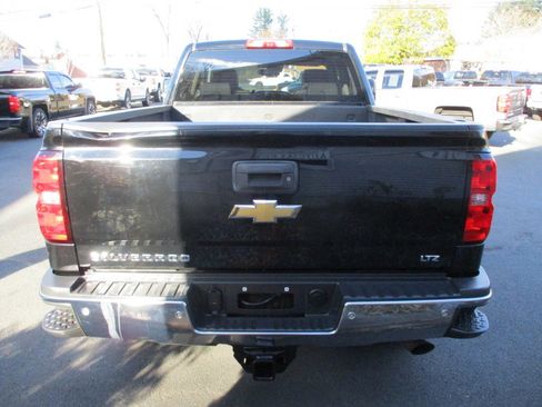 Used 2016 Chevrolet Silverado 2500 LTZ w/ LTZ Plus Package image 8
