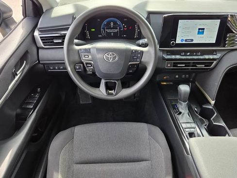Used 2025 Toyota Camry LE FWD image 13