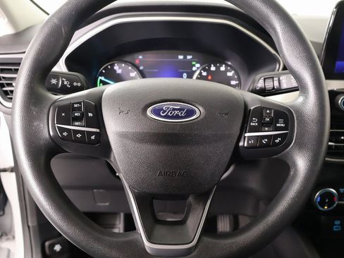 Used 2022 Ford Escape SE image 3