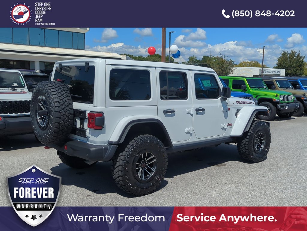 Used 2025 Jeep Wrangler Unlimited Rubicon AWD/4WD image 6