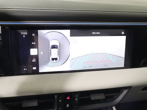 Certified 2025 Porsche Macan Electric image 32