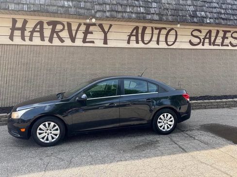 Used 2011 Chevrolet Cruze LT FWD image 1
