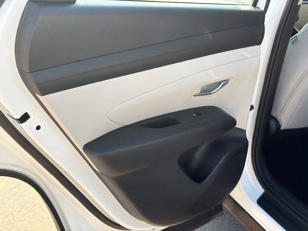 Certified 2026 Hyundai Tucson SE FWD image 21