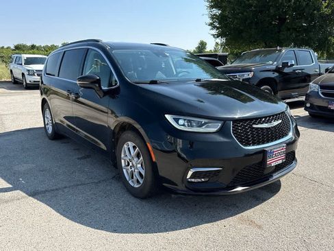 Used 2022 Chrysler Pacifica Touring-L FWD image 7