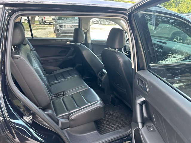 Used 2019 Volkswagen Tiguan SEL Premium w/ 3rd Row Seat Package AWD/4WD image 9