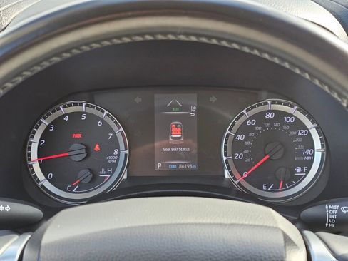 Used 2021 Toyota Highlander LE image 21